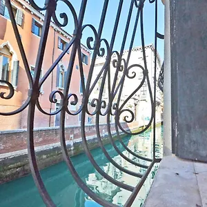 https://san-barnaba-on-the-canal.hotelslidodijesolo.com