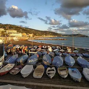 https://039-casa-residenziale-a-lavagna-a-5-minuti-dal-mare.hotelitalianriviera.com