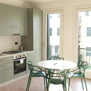 https://design-apartment-with-double-garage.hotelslidodijesolo.com
